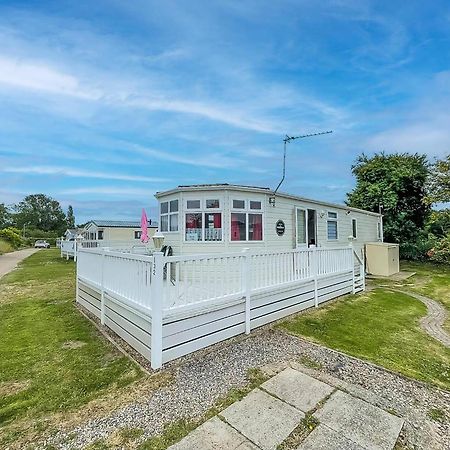 Great Dog Friendly Caravan To Hire With Field Views In Norfolk Ref 10132B Belton with Browston Exteriör bild
